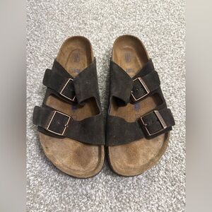 Birkenstock Arizona Soft Footbed in Mocha Suede